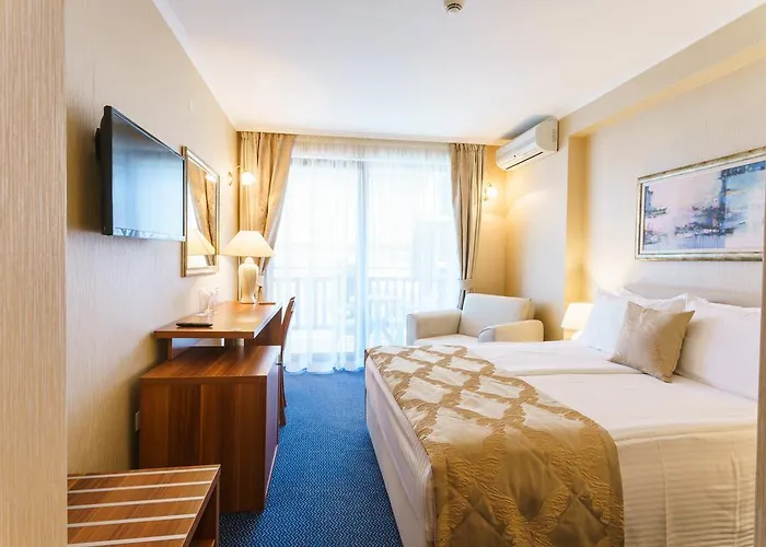 Fjord Hotel 3*
